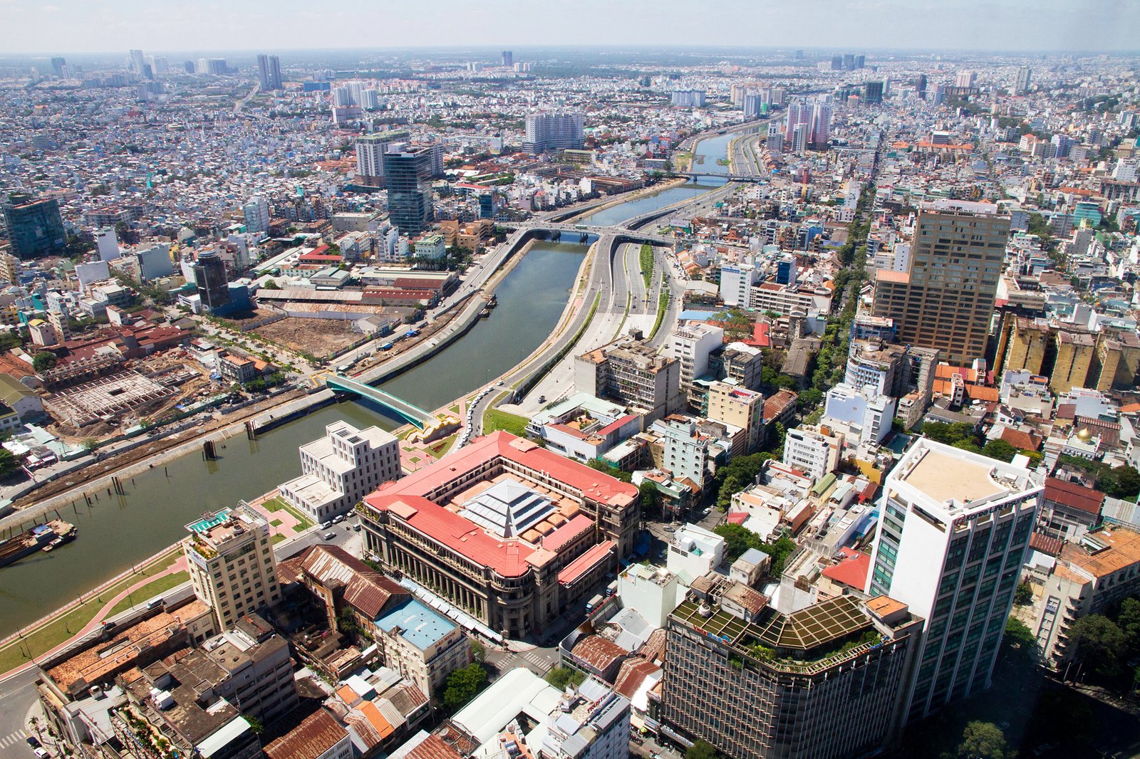 HSBC: Việt Nam là nền kinh tế ASEAN duy nhất được dự báo tăng trưởng khả quan 2020, sẽ đạt mức 8,1% vào 2021 - Ảnh 1. HSBC: Việt Nam là nền kinh tế ASEAN duy nhất được dự báo tăng trưởng khả quan 2020, sẽ đạt mức 8,1% vào 2021 - Ảnh 1.