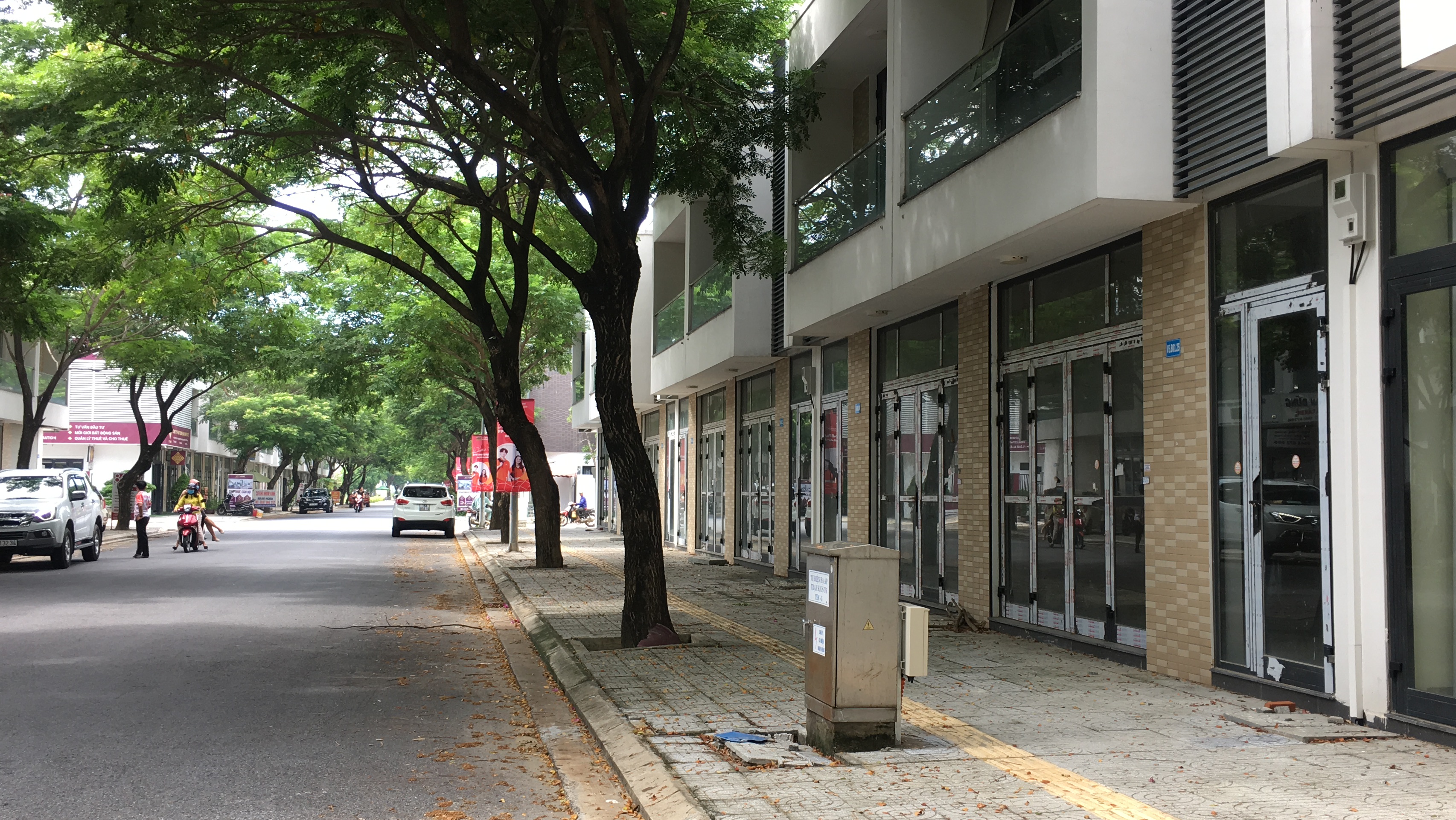 [PhotoStory] Hàng trăm shophouse chục tỉ đồng ở Đà Nẵng ế ẩm người thuê, bỏ hoang - Ảnh 10.