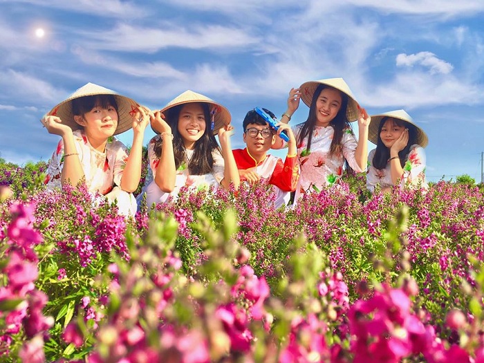 Bật mí 5 địa điểm ngắm hoa cho các cặp đôi nhân ngày 20/10 quanh Sài Gòn - Ảnh 7. Bật mí 5 địa điểm ngắm hoa cho các cặp đôi nhân ngày 20/10 quanh Sài Gòn - Ảnh 7.