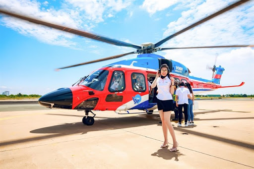 Những điểm du lịch nội địa có dịch vụ bay trực thăng ngắm cảnh - Ảnh 2.