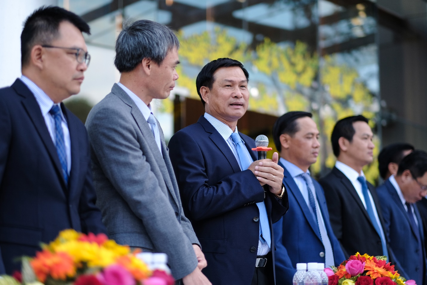 Ông Nguyễn Bá Dương bán 1,1 triệu cp CTD, không còn là cổ đông lớn tại Coteccons - Ảnh 1. Ông Nguyễn Bá Dương bán 1,1 triệu cp CTD, không còn là cổ đông lớn tại Coteccons - Ảnh 1.