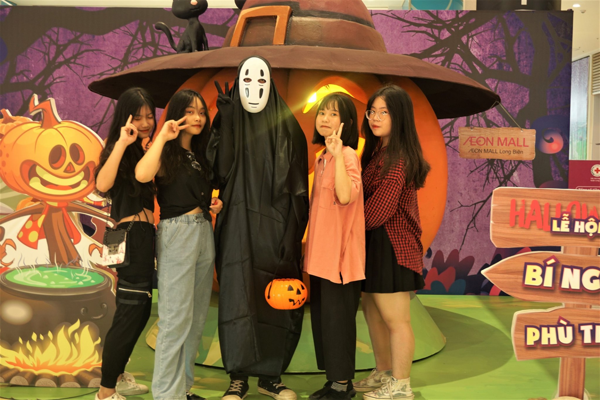 Gợi ý những địa điểm chụp hình Halloween ‘hot’ nhất tại Hà Nội - Ảnh 16. Gợi ý những địa điểm chụp hình Halloween ‘hot’ nhất tại Hà Nội - Ảnh 16.