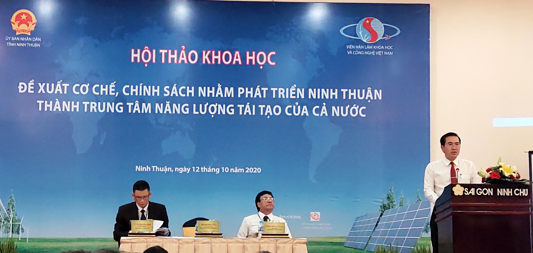 Ninh Thuận sẽ trở thành trung tâm năng lượng tái tạo của nước - Ảnh 2. Ninh Thuận sẽ trở thành trung tâm năng lượng tái tạo của nước - Ảnh 2.
