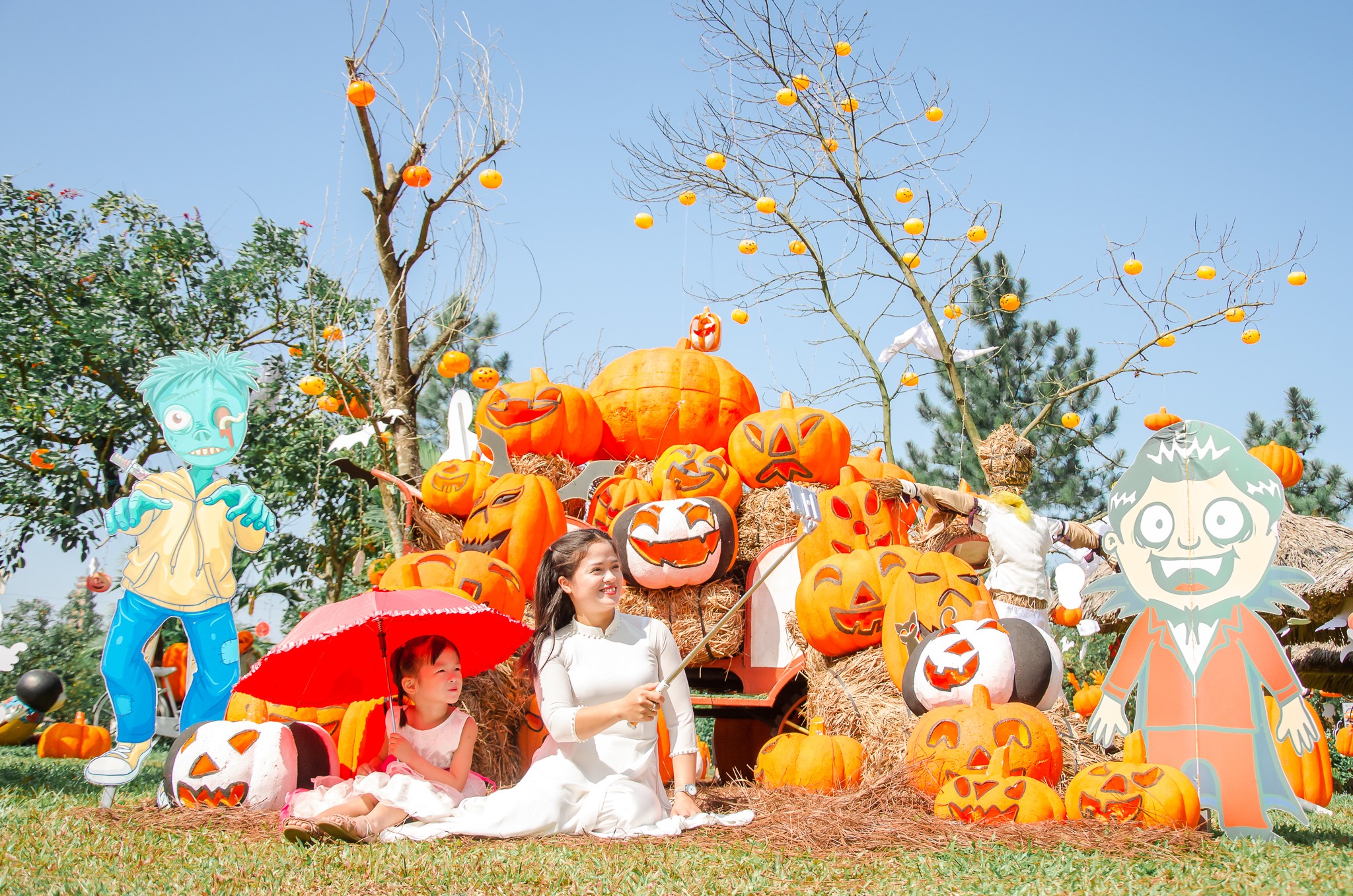 Gợi ý những địa điểm chụp hình Halloween ‘hot’ nhất tại Hà Nội - Ảnh 1. Gợi ý những địa điểm chụp hình Halloween ‘hot’ nhất tại Hà Nội - Ảnh 1.