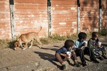 World Bank: Đại dịch Covid-19 đẩy khoảng 100 triệu người lâm vào cảnh nghèo đói cùng cực
