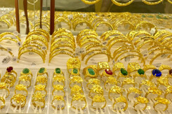 So sánh giá vàng hôm nay 12/10: Giá vàng SJC tăng giảm trái chiều phiên đầu tuần