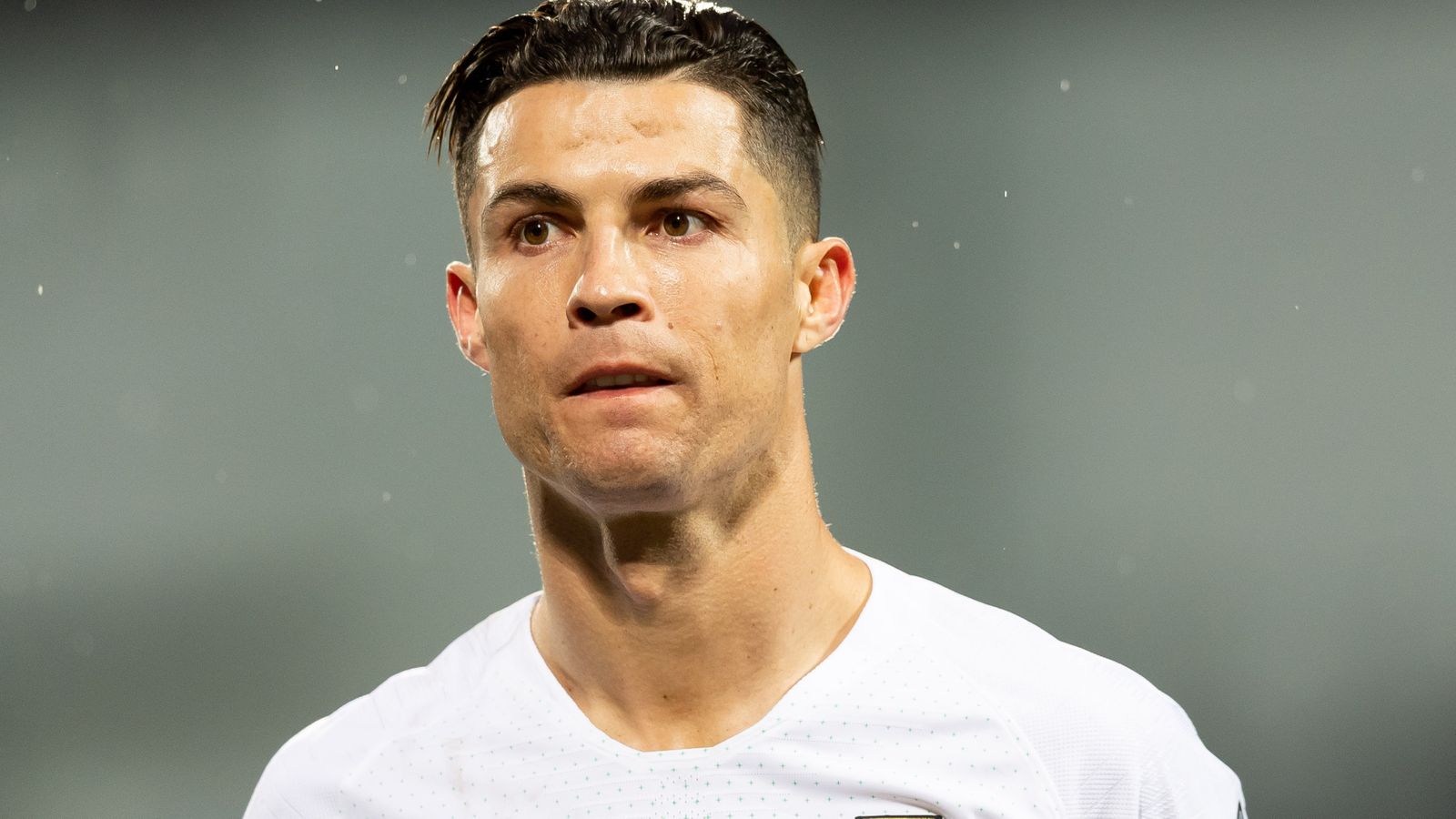 Cristiano Ronaldo mắc COVID-19 - Ảnh 1. Cristiano Ronaldo mắc COVID-19 - Ảnh 1.
