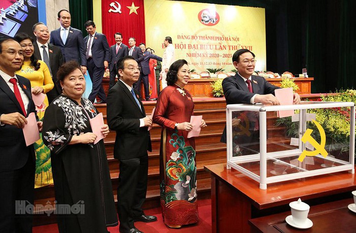 Công bố danh sách Ban Chấp hành Đảng bộ thành phố Hà Nội khóa XVII - Ảnh 4. Công bố danh sách Ban Chấp hành Đảng bộ thành phố Hà Nội khóa XVII - Ảnh 4.