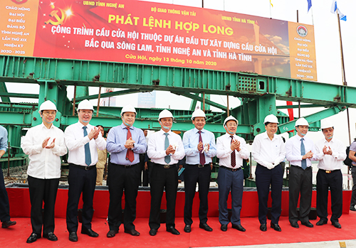 Hợp long cầu Cửa Hội gần nghìn tỉ nối Nghệ An - Hà Tĩnh - Ảnh 2. Hợp long cầu Cửa Hội gần nghìn tỉ nối Nghệ An - Hà Tĩnh - Ảnh 2.