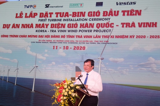Lắp đặt tua-bin gió dự án nhà máy điện gió Hàn Quốc -Trà Vinh trị giá hơn 2.400 tỉ đồng - Ảnh 1.