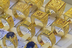 So sánh giá vàng hôm nay 15/10: SJC đồng loạt tăng không quá 120.000 đồng/lượng