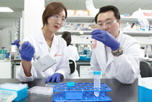 Hàng chục nhân viên hãng dược trở thành triệu phú USD chỉ sau một đêm nhờ Covid-19