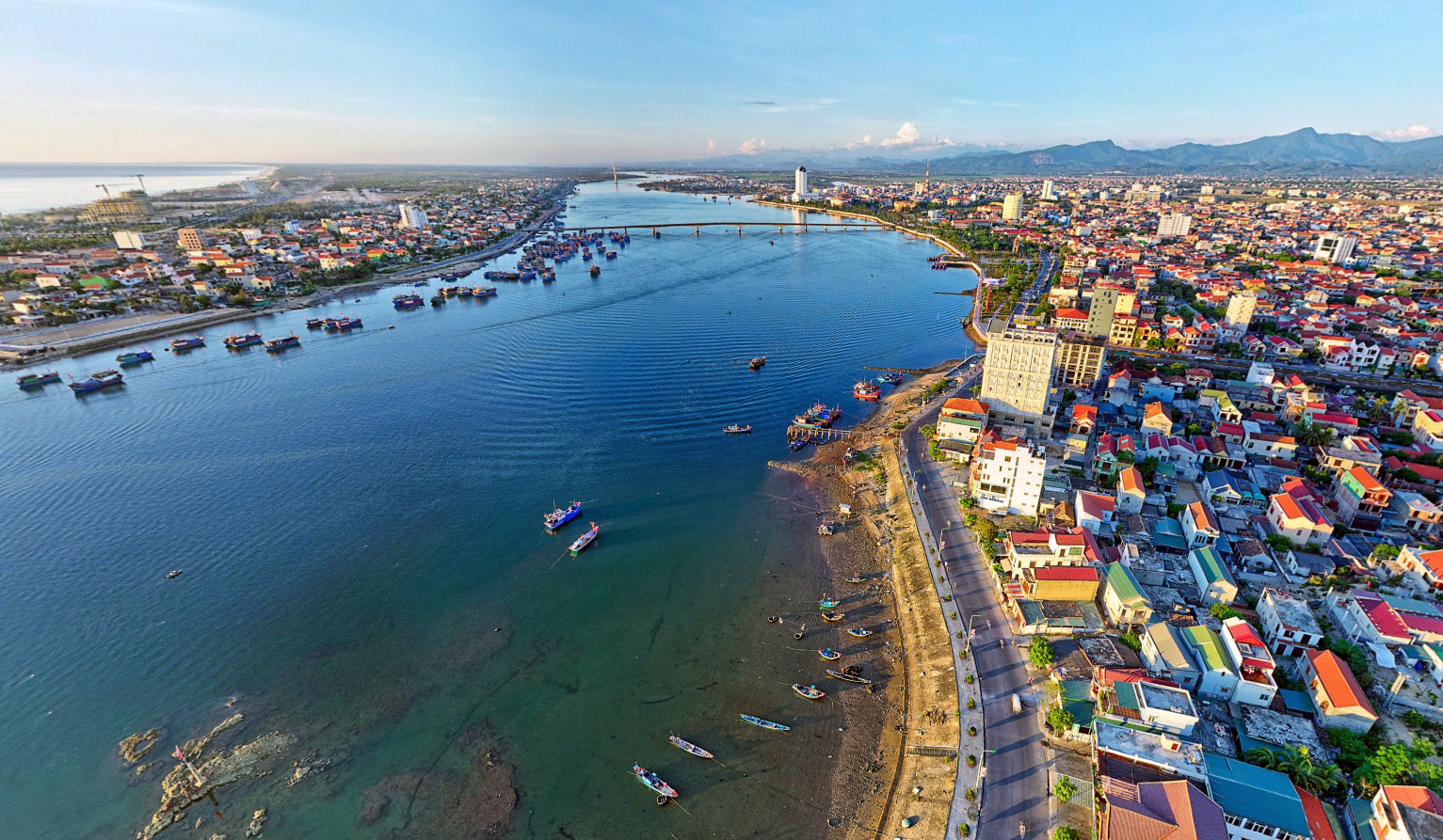 Đồng Hới định hướng phát triển các khu đô thị về phía sông Lệ Kỳ - Ảnh 1. Đồng Hới định hướng phát triển các khu đô thị về phía sông Lệ Kỳ - Ảnh 1.