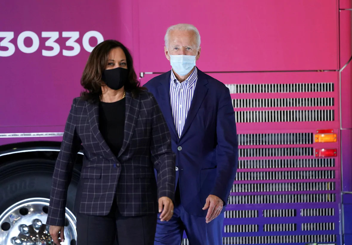 Liên tiếp nhân viên cấp dưới của ông Biden và phó tướng Harris dương tính với COVID-19 - Ảnh 1. Liên tiếp nhân viên cấp dưới của ông Biden và phó tướng Harris dương tính với COVID-19 - Ảnh 1.