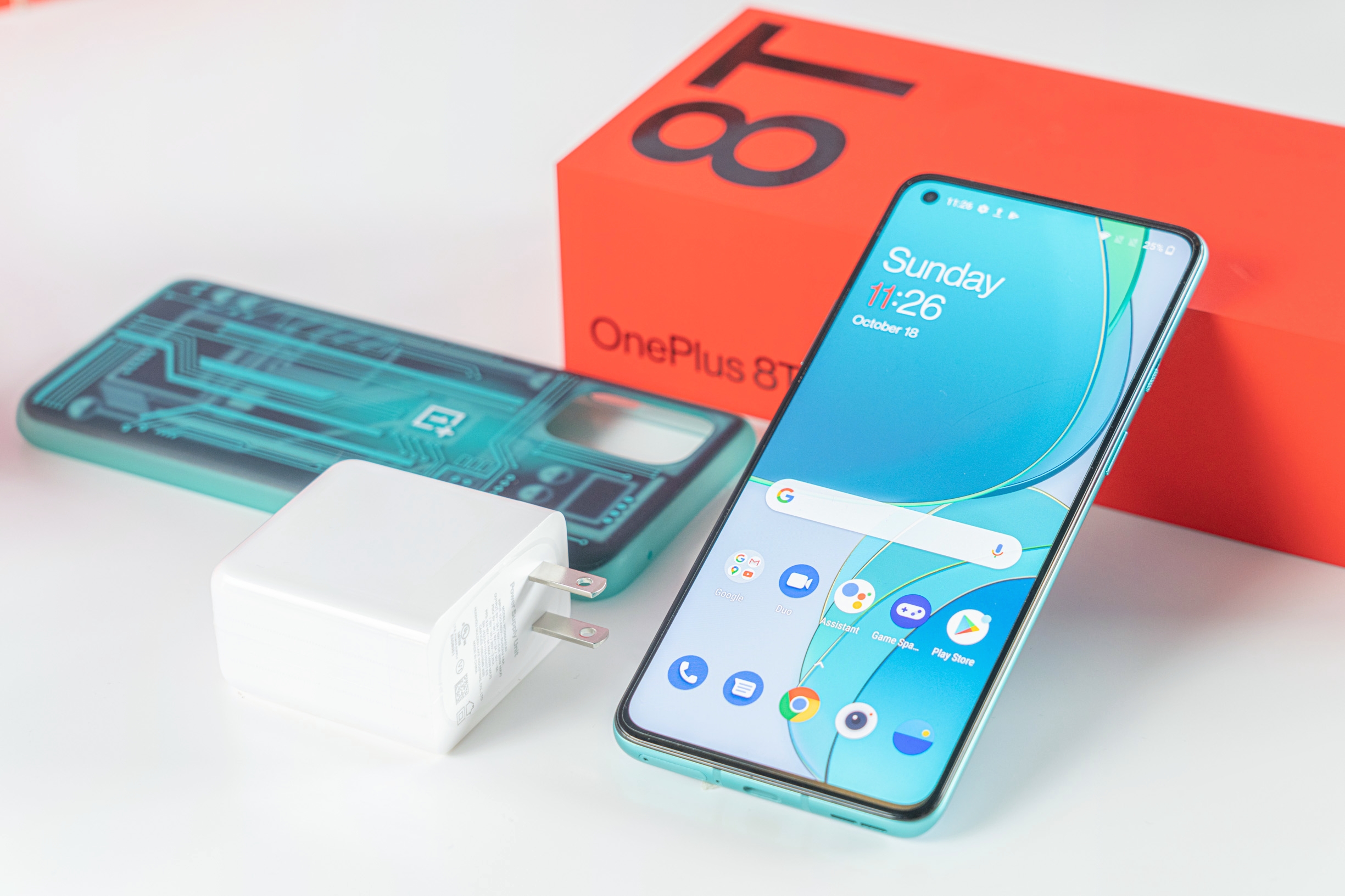 OnePlus 8T 5G ghi điểm thị trường điện thoại tháng 10 với sạc siêu tốc, camera lẫn quà siêu 'sốc' - Ảnh 3. OnePlus 8T 5G ghi điểm thị trường điện thoại tháng 10 với sạc siêu tốc, camera lẫn quà siêu 'sốc' - Ảnh 3.