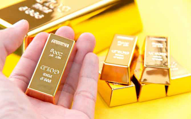 Giá vàng hôm nay 19/10: Vàng duy trì ngưỡng 56 triệu đồng/lượng trong phiên đầu tuần - Ảnh 1. Giá vàng hôm nay 19/10: Vàng duy trì ngưỡng 56 triệu đồng/lượng trong phiên đầu tuần - Ảnh 1.