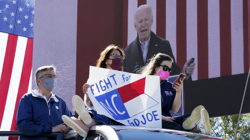 Chiến dịch tranh cử của ông Biden cảnh báo: 'Donald Trump vẫn có thể chiến thắng cuộc đua' - Ảnh 1.