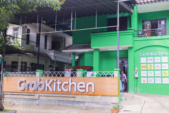 Bếp chung Grab đầu tiên phục vụ khách