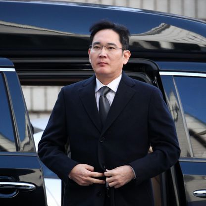 Chân dung 'Thái tử' của đế chế Samsung sang thăm Việt Nam - Ảnh 1.