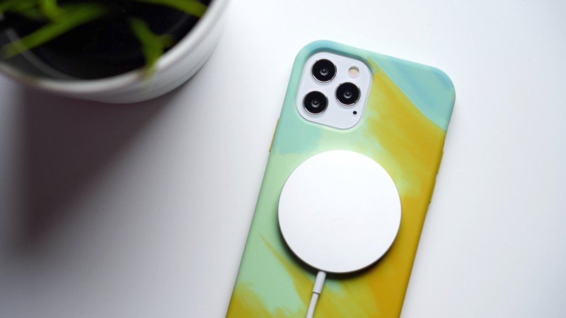 Bộ sạc MagSafe đã có mặt tại một số nước, liệu chúng có tương thích với các iPhone cũ? - Ảnh 4. Bộ sạc MagSafe đã có mặt tại một số nước, liệu chúng có tương thích với các iPhone cũ? - Ảnh 4.