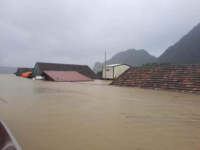 Bão mới đổ bộ vào Biển Đông trong sáng mai - Ảnh 2. Bão mới đổ bộ vào Biển Đông trong sáng mai - Ảnh 2.