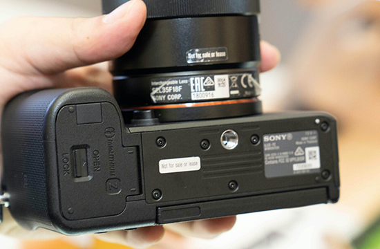 Máy ảnh full-frame nhỏ nhất thế giới đã có mặt tại Việt Nam - Ảnh 5.