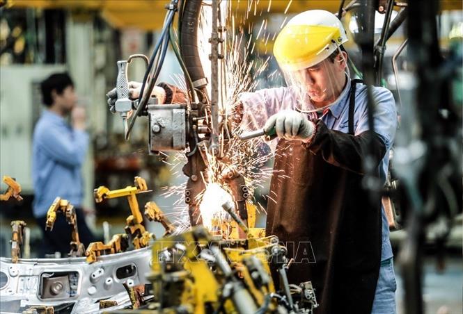 VEPR hạ dự báo tăng trưởng kinh tế Việt Nam năm 2020, có thể chỉ tăng khoảng 2,6-2,8% - Ảnh 2.