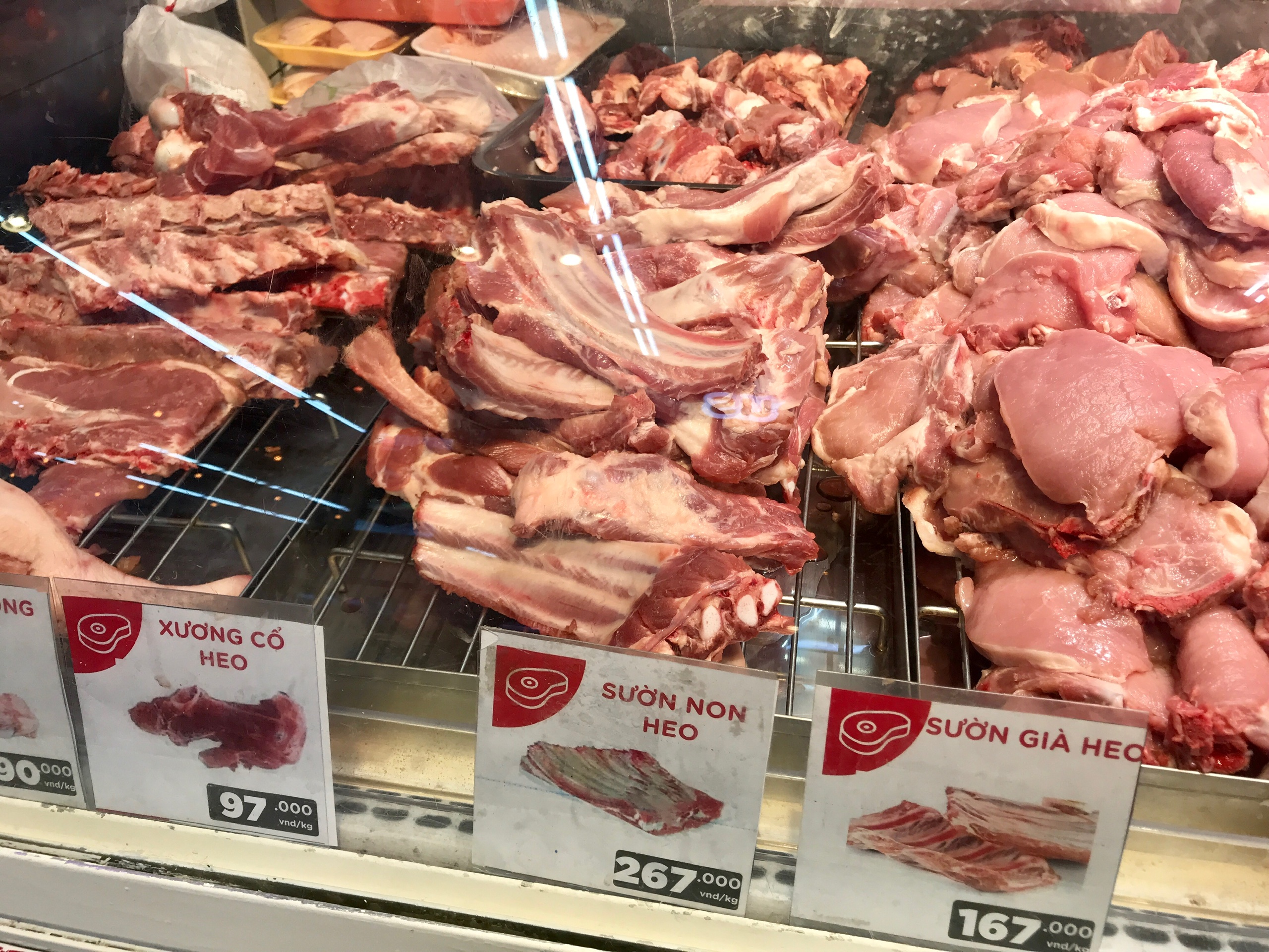 Nhập khẩu heo sống từ Thái Lan 'đóng băng' khi giá heo hơi giảm - Ảnh 2. Nhập khẩu heo sống từ Thái Lan 'đóng băng' khi giá heo hơi giảm - Ảnh 2.