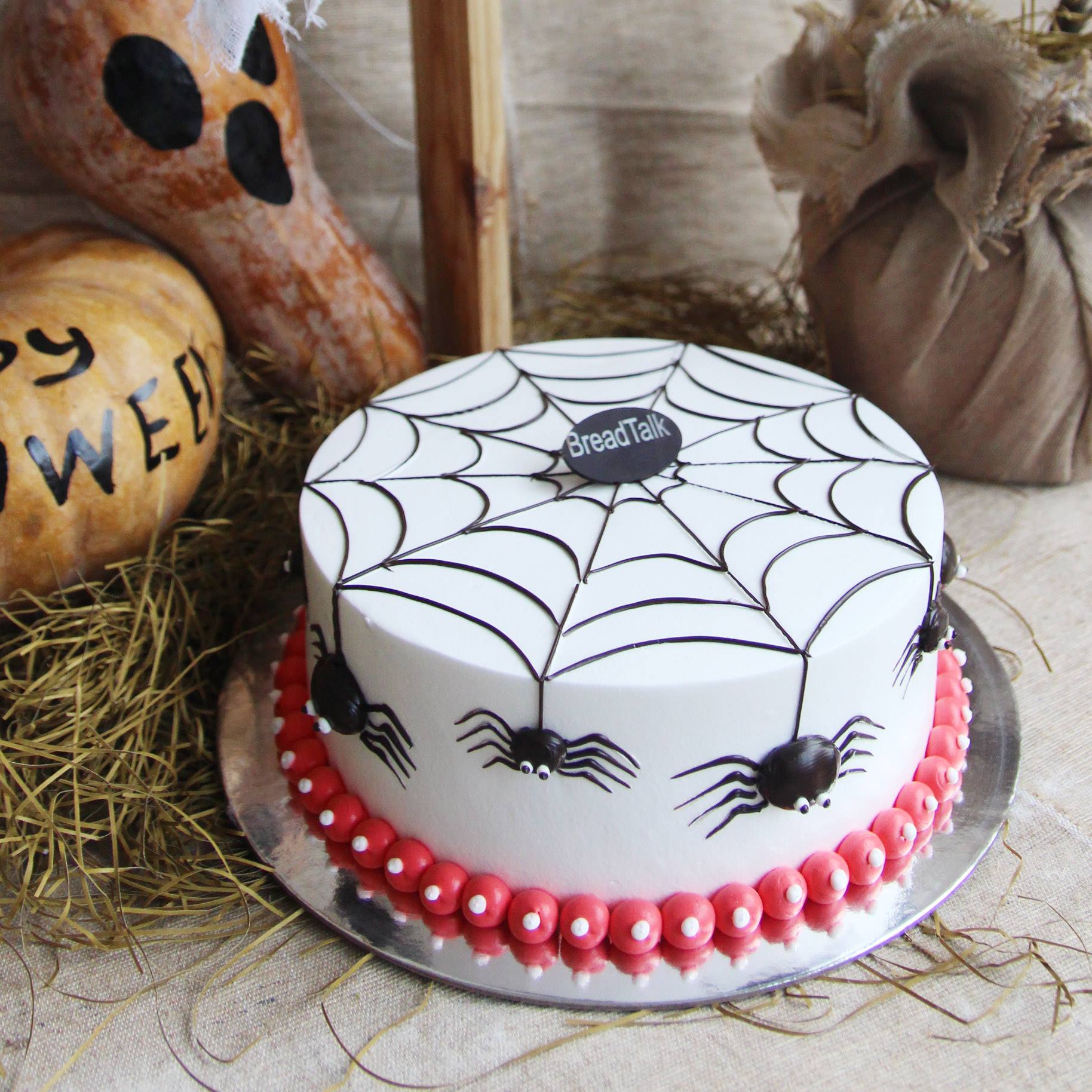5 địa chỉ bán bánh Halloween được yêu thích tại Sài Gòn - Ảnh 12. 5 địa chỉ bán bánh Halloween được yêu thích tại Sài Gòn - Ảnh 12.