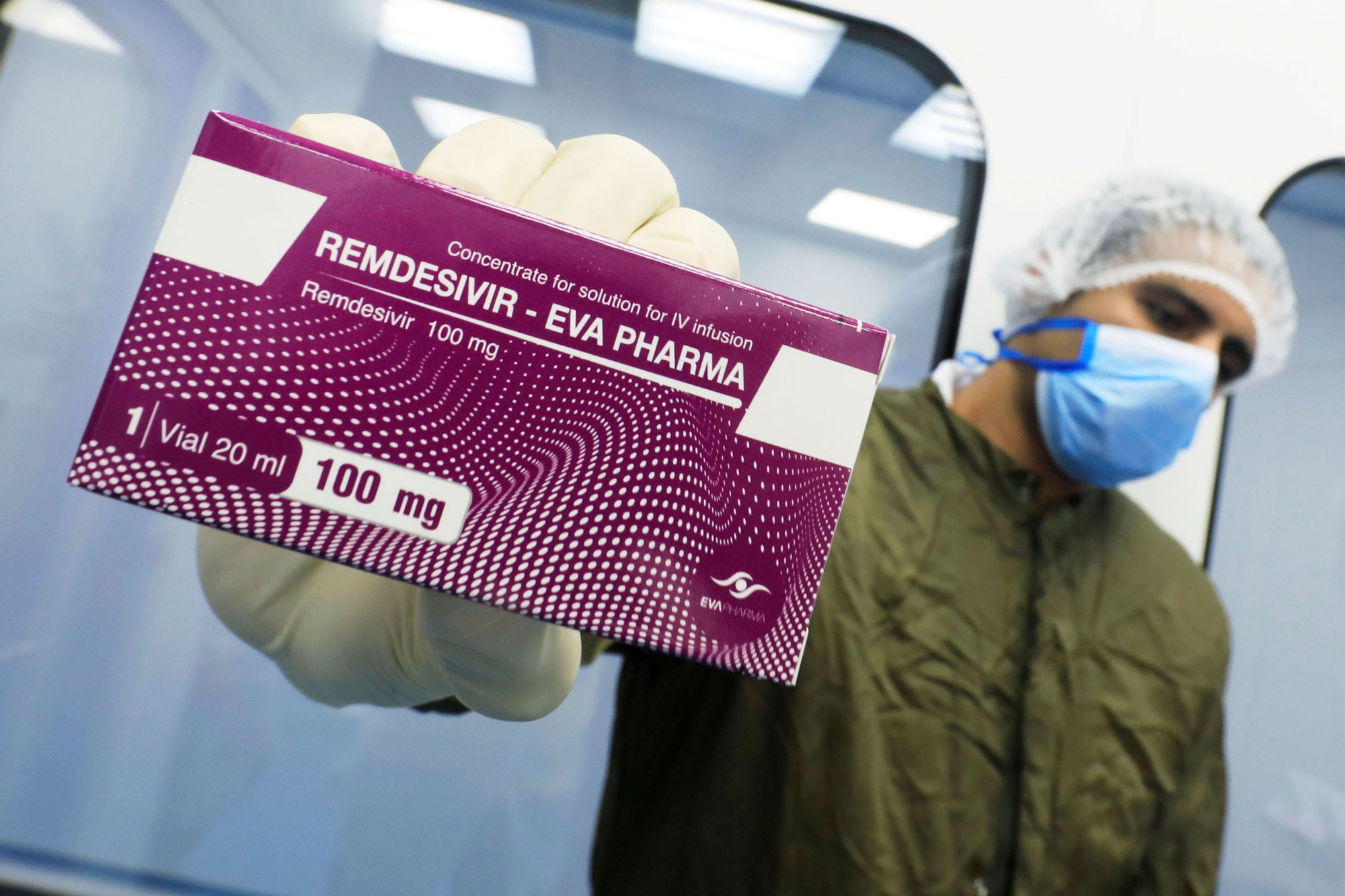 FDA phê duyệt remdesivir là thuốc điều trị COVID-19 - Ảnh 1. FDA phê duyệt remdesivir là thuốc điều trị COVID-19 - Ảnh 1.