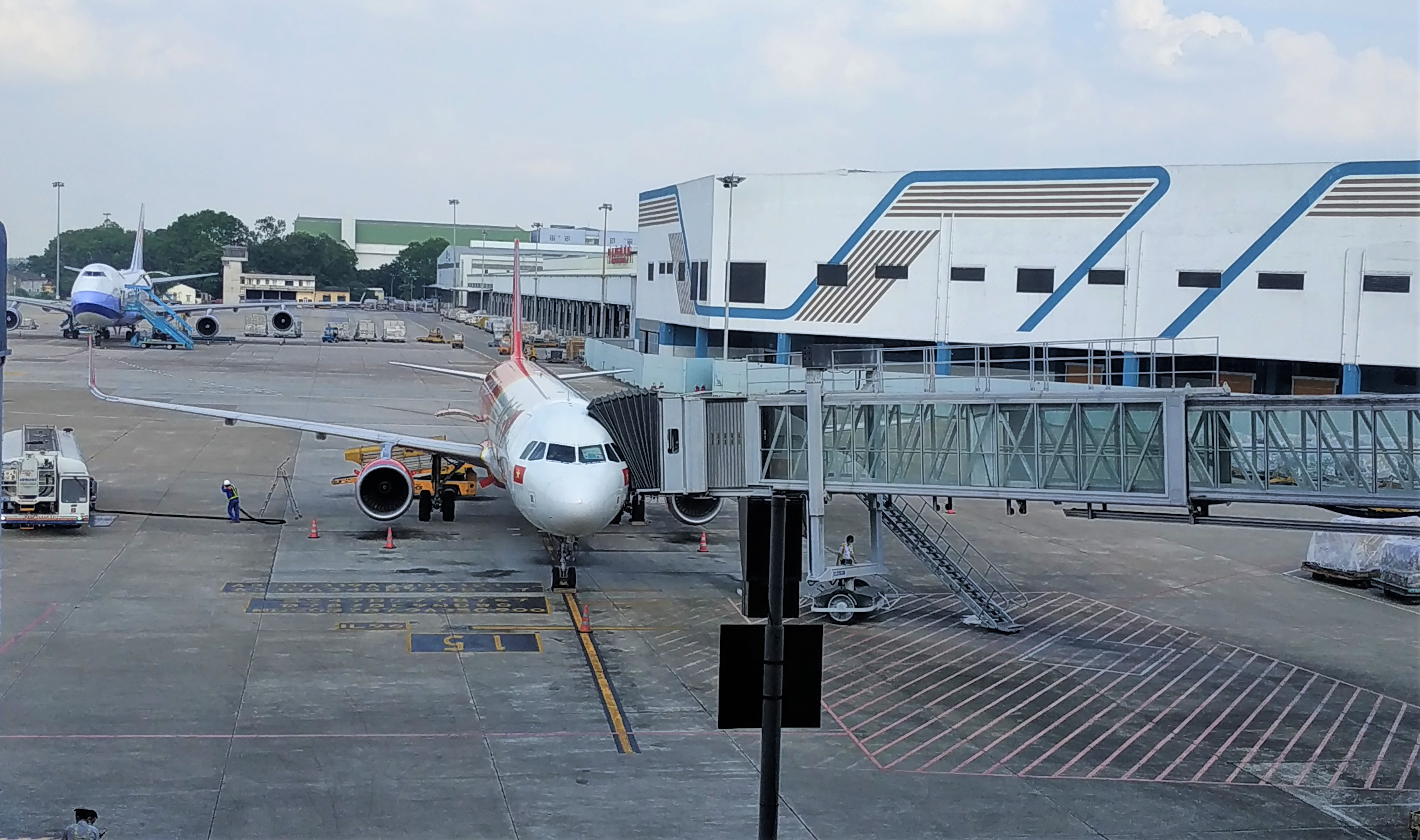 Bảo hiểm Hàng không bị phạt 405 triệu đồng vì sai phạm về chứng khoán - Ảnh 1. Bảo hiểm Hàng không bị phạt 405 triệu đồng vì sai phạm về chứng khoán - Ảnh 1.