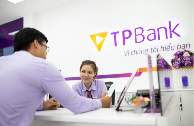 TPBank lãi hơn 3.000 tỉ đồng trước thuế, nợ xấu tăng 60% trong 9 tháng - Ảnh 1. TPBank lãi hơn 3.000 tỉ đồng trước thuế, nợ xấu tăng 60% trong 9 tháng - Ảnh 1.