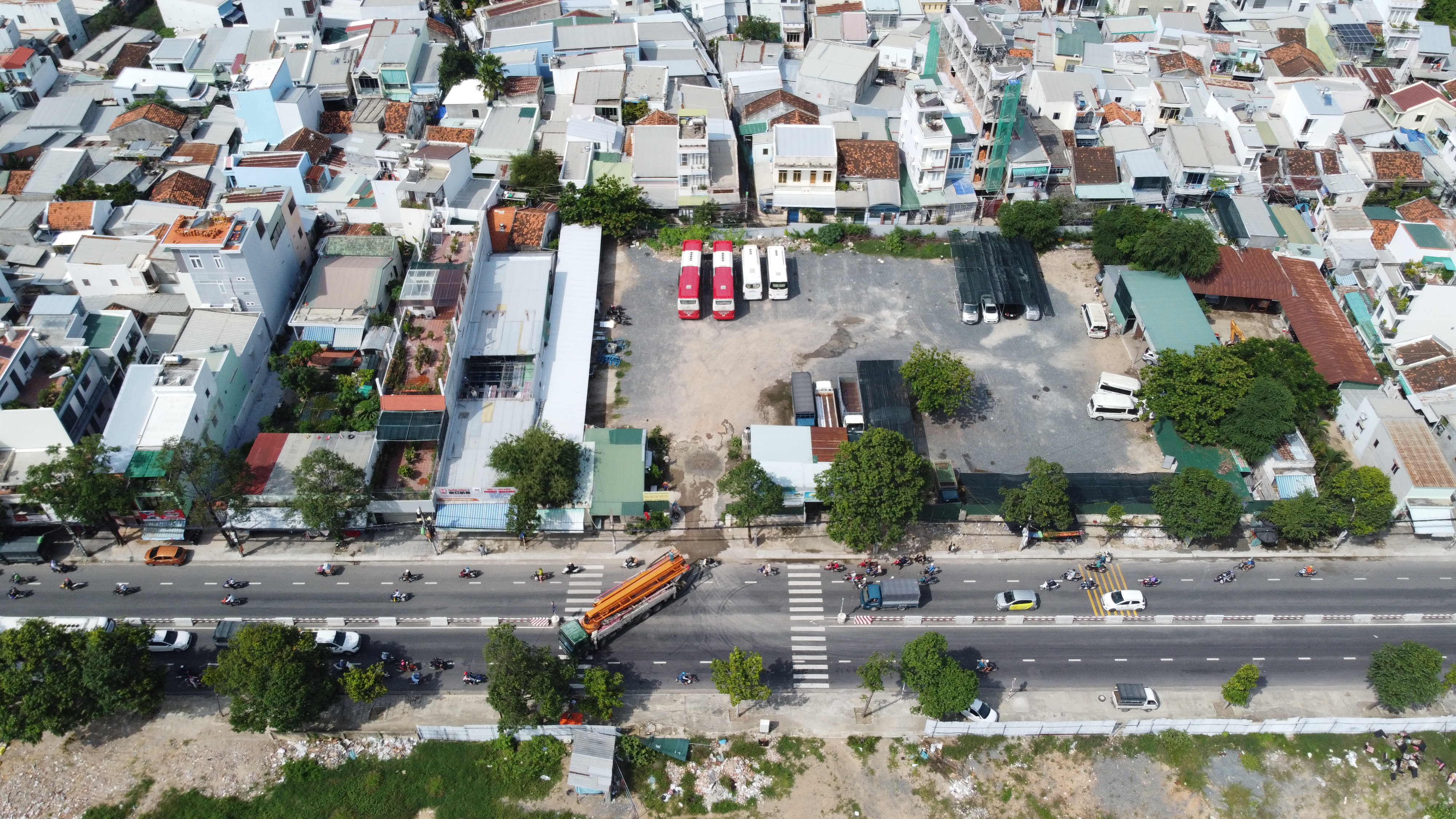 Nha Trang: Khu đất rộng 5.569m2 trên đường Lê Hồng Phong sẽ được đấu giá để xây dựng bãi đỗ xe - Ảnh 1.