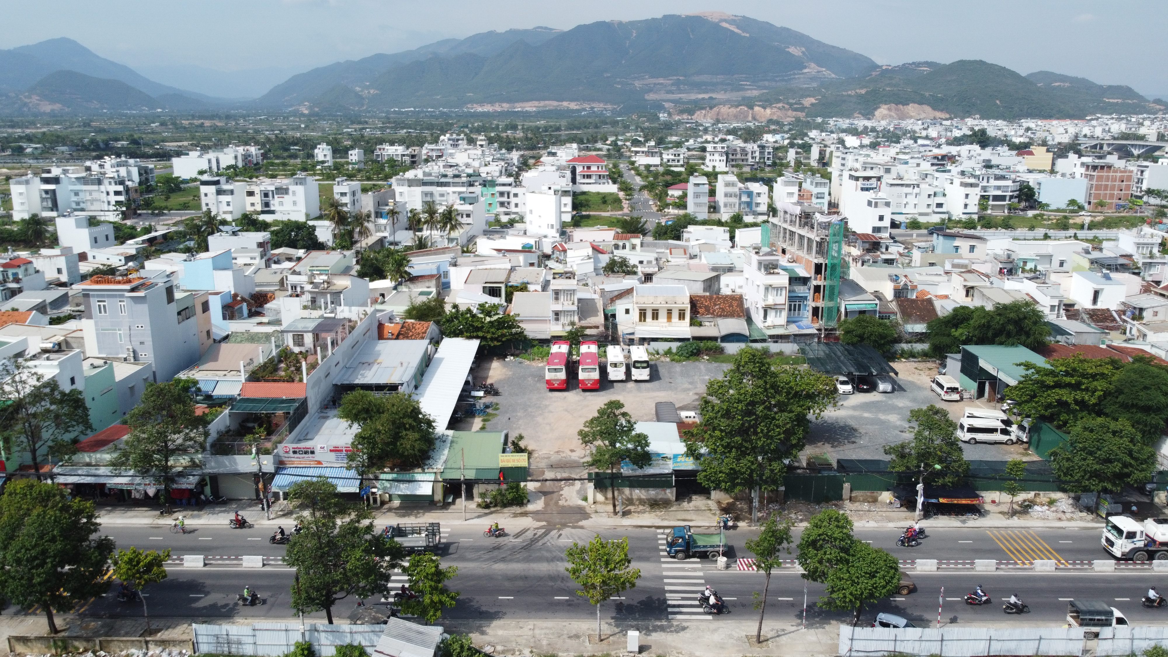 Nha Trang: Khu đất rộng 5.569m2 trên đường Lê Hồng Phong sẽ được đấu giá để xây dựng bãi đỗ xe - Ảnh 3.