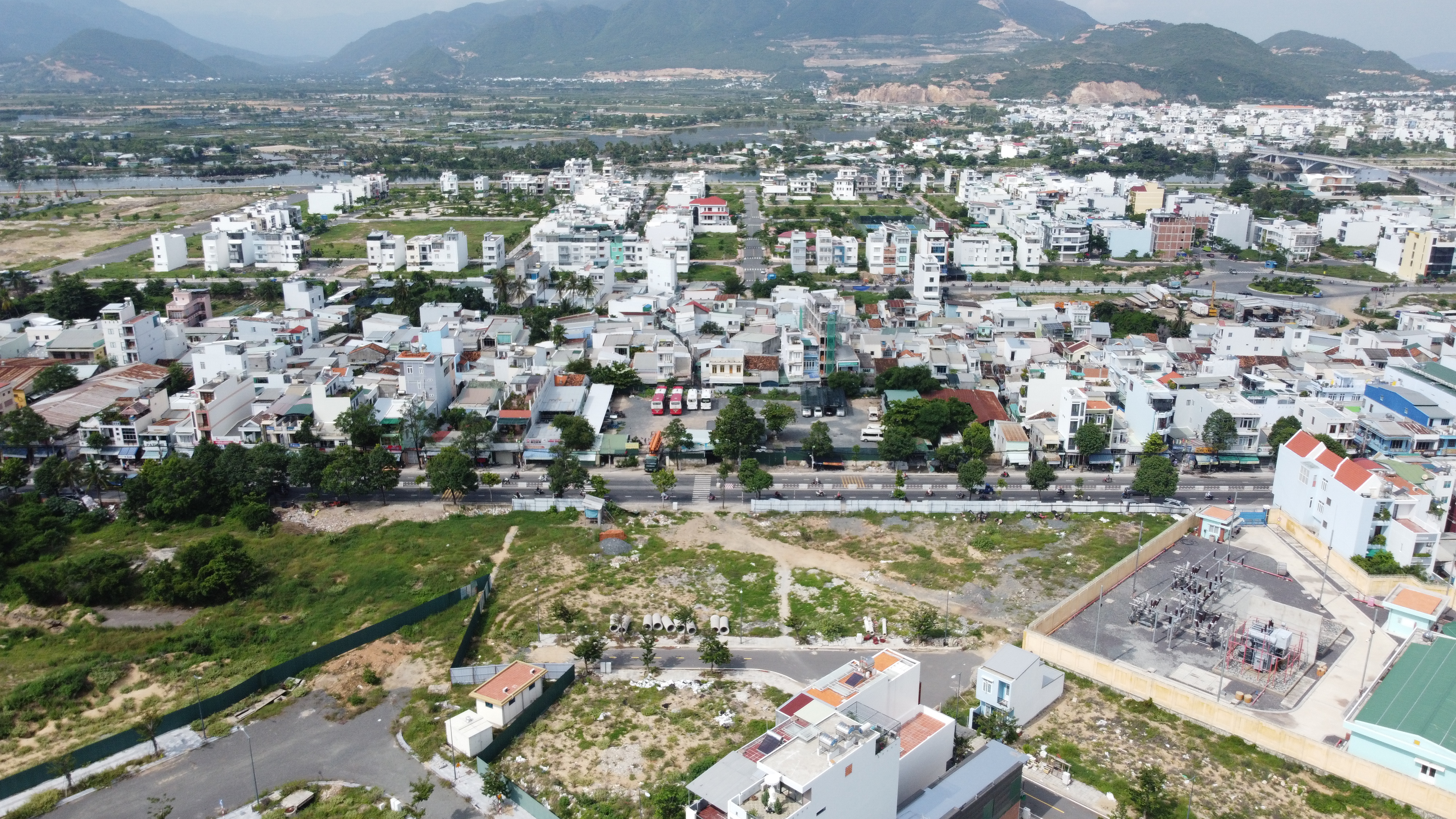 Nha Trang: Khu đất rộng 5.569m2 trên đường Lê Hồng Phong sẽ được đấu giá để xây dựng bãi đỗ xe - Ảnh 6.