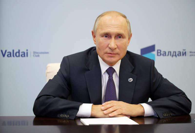 Tổng thống Putin phủ nhận gia đình ông Biden kiếm tiền từ Nga - Ảnh 1. Tổng thống Putin phủ nhận gia đình ông Biden kiếm tiền từ Nga - Ảnh 1.