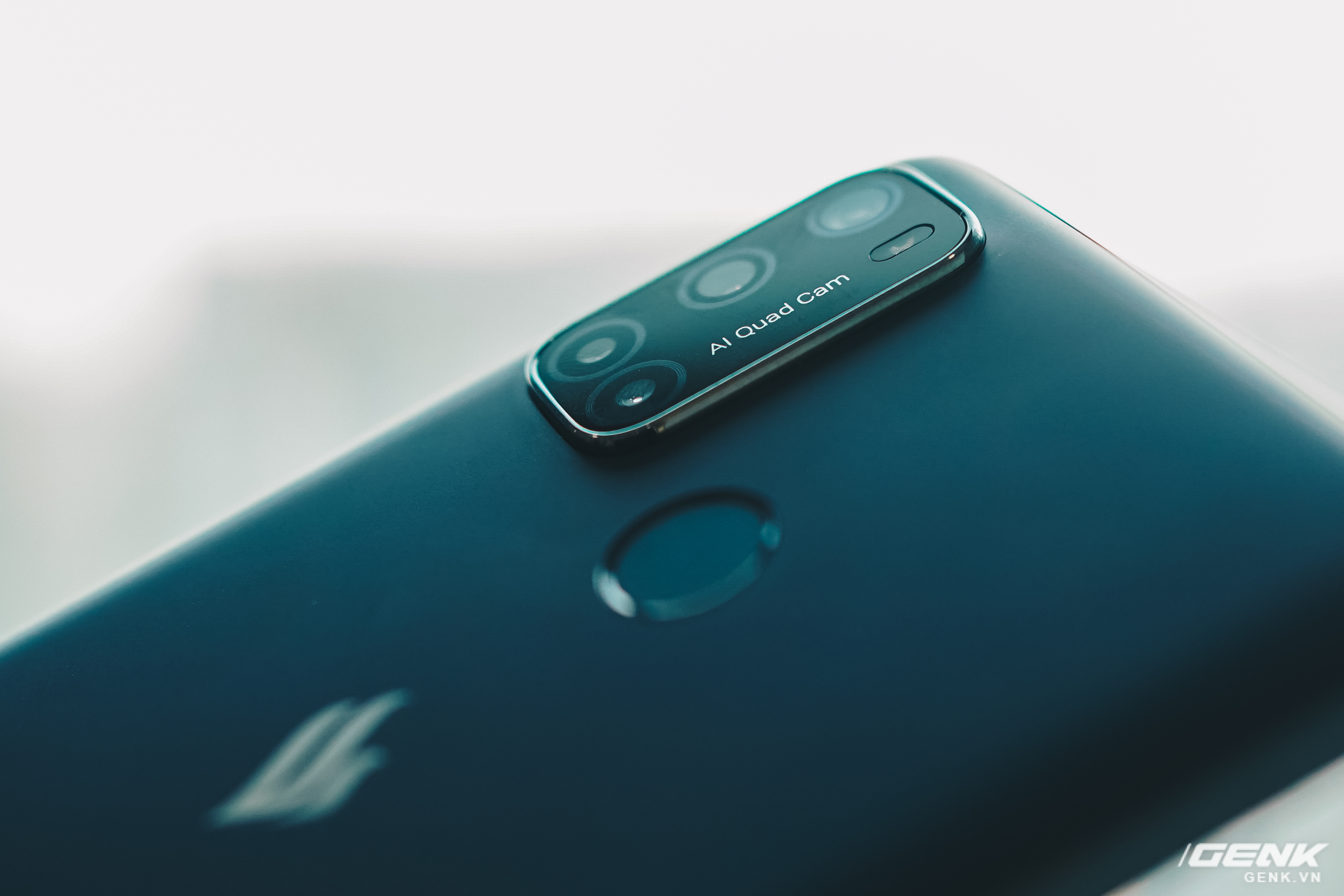 Vsmart Aris Pro: Smartphone Việt đầu tiên có camera ẩn dưới màn hình, bán với giá 10 triệu đồng - Ảnh 4. Vsmart Aris Pro: Smartphone Việt đầu tiên có camera ẩn dưới màn hình, bán với giá 10 triệu đồng - Ảnh 4.