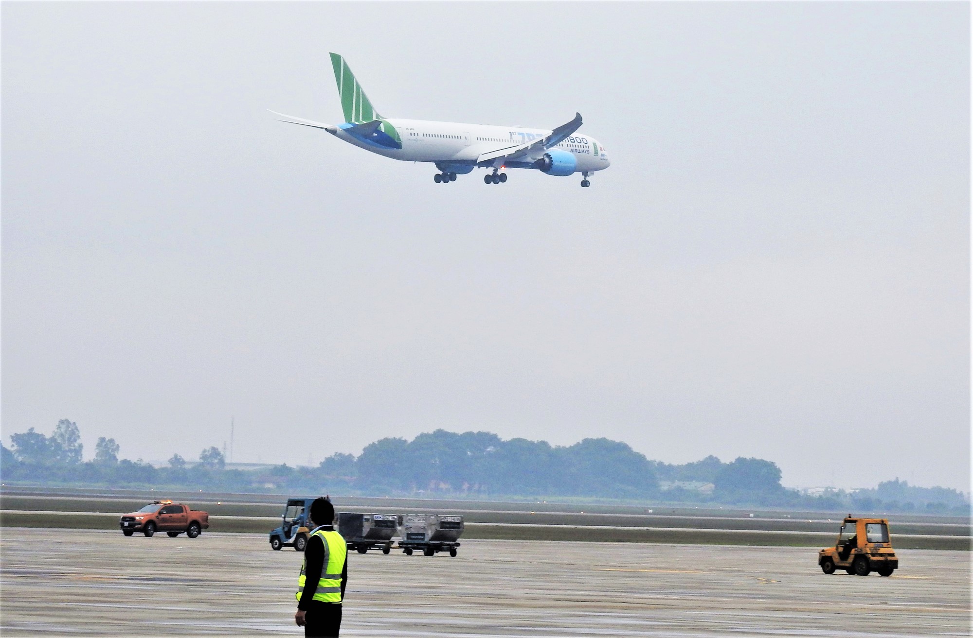 Nhiều chuyến bay Bamboo Airways, Vietjet Air, Vietnam Airlines bị ảnh hưởng vì bão số 9 (Molave) - Ảnh 1. Nhiều chuyến bay Bamboo Airways, Vietjet Air, Vietnam Airlines bị ảnh hưởng vì bão số 9 (Molave) - Ảnh 1.