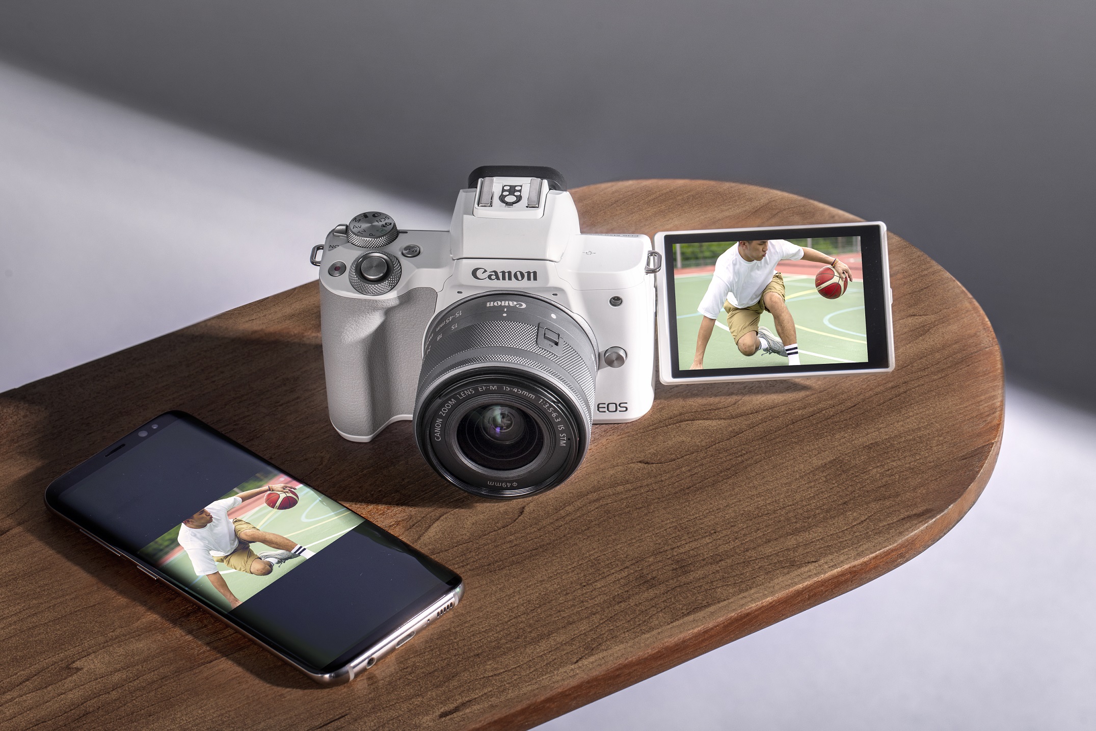 Canon EOS M50 Mark II ra mắt, hướng đến trào lưu vlog cho phân khúc phổ thông - Ảnh 1. Canon EOS M50 Mark II ra mắt, hướng đến trào lưu vlog cho phân khúc phổ thông - Ảnh 1.