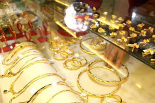 So sánh giá vàng hôm nay 29/10: SJC tiếp tục giảm thêm 200.000 đồng/lượng