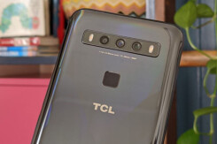 TCL trình làng dòng điện thoại kết nối 5G cực nhanh với giá chỉ 399 USD