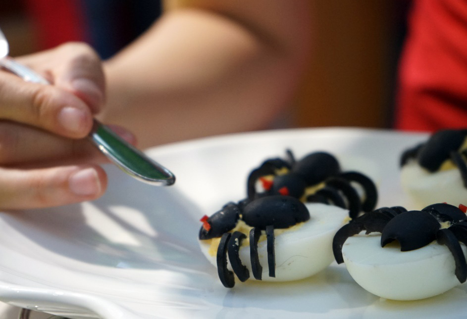 Các món ăn kinh dị cho ngày lễ Halloween 2020 - Ảnh 4.