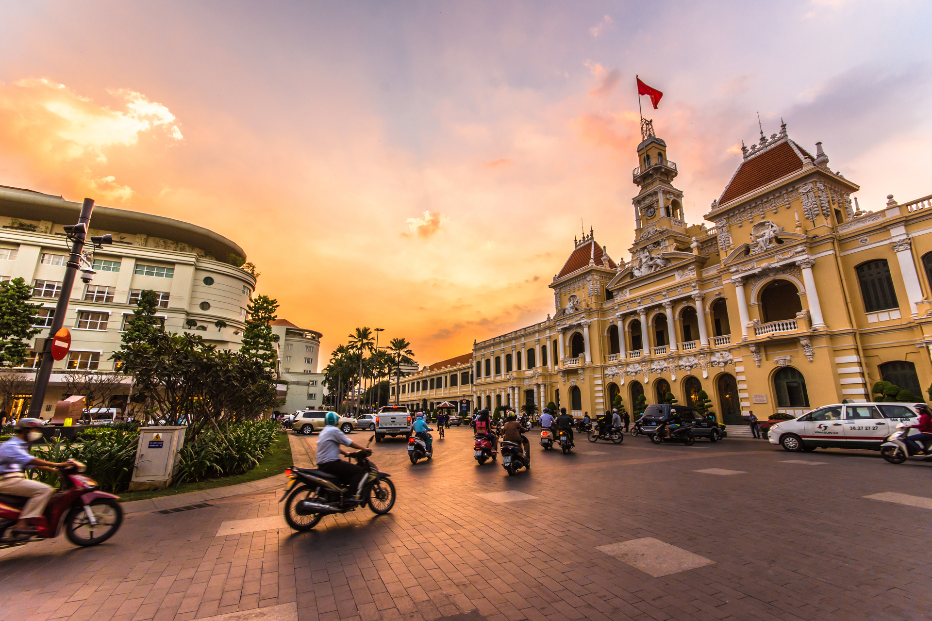 Thị trường bất động sản Việt Nam vẫn nhận được sự quan tâm của các nhà đầu tư lớn nước ngoài - Ảnh 1. Thị trường bất động sản Việt Nam vẫn nhận được sự quan tâm của các nhà đầu tư lớn nước ngoài - Ảnh 1.