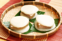 Du lịch Sơn La, đừng quên thưởng thức đặc sản bánh dày thơm ngon nức tiếng vùng Tây Bắc