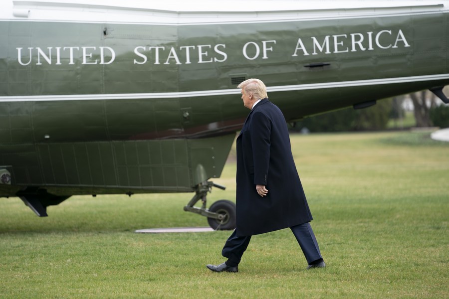 Chứng khoán Mỹ cắm đầu giảm sau dòng tweet của ông Trump về gói giải cứu - Ảnh 1. Chứng khoán Mỹ cắm đầu giảm sau dòng tweet của ông Trump về gói giải cứu - Ảnh 1.
