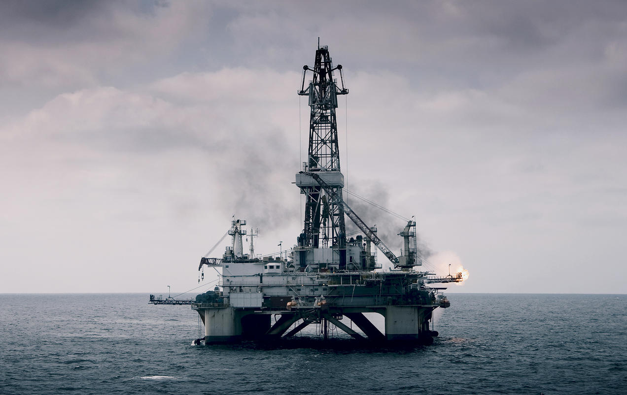 Tạp chí World Oil: Hoạt động khoan dầu thô toàn cầu dự kiến giảm 26,6% trong năm 2020 - Ảnh 1. Tạp chí World Oil: Hoạt động khoan dầu thô toàn cầu dự kiến giảm 26,6% trong năm 2020 - Ảnh 1.