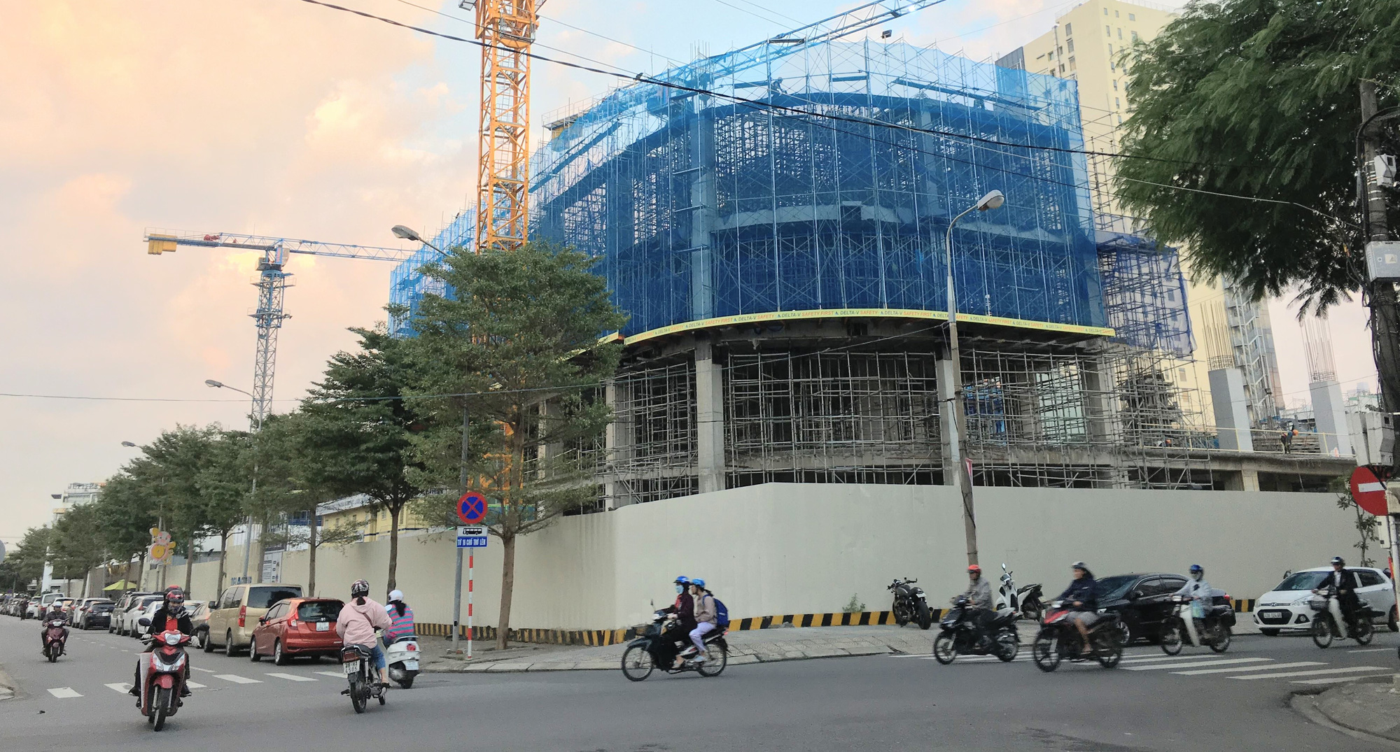 Chủ dự án Golden Square kinh doanh ra sao trước khi công trình trên 'đất vàng' này sắp bị rao bán để thu nợ? - Ảnh 2. Chủ dự án Golden Square kinh doanh ra sao trước khi công trình trên 'đất vàng' này sắp bị rao bán để thu nợ? - Ảnh 2.