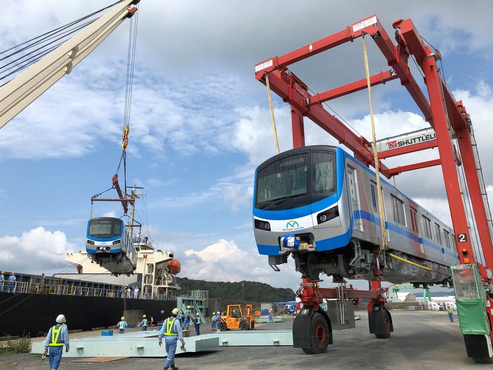 Tàu metro số 1 chính thức nhập cảng Khánh Hội - Ảnh 1. Tàu metro số 1 chính thức nhập cảng Khánh Hội - Ảnh 1.