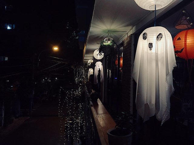 “Đột nhập” 5 quán cà phê ma mị đậm chất Halloween tại Sài Gòn - Ảnh 15.