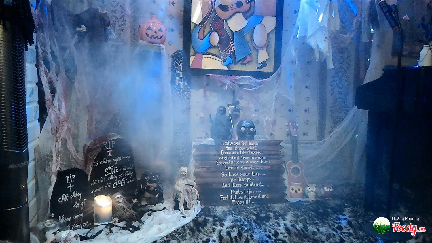 “Đột nhập” 5 quán cà phê ma mị đậm chất Halloween tại Sài Gòn - Ảnh 1.